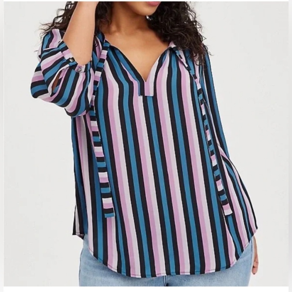 Torrid‎ Women Striped Tie Neck Georgette Blouse Blue Pink Black Size 1